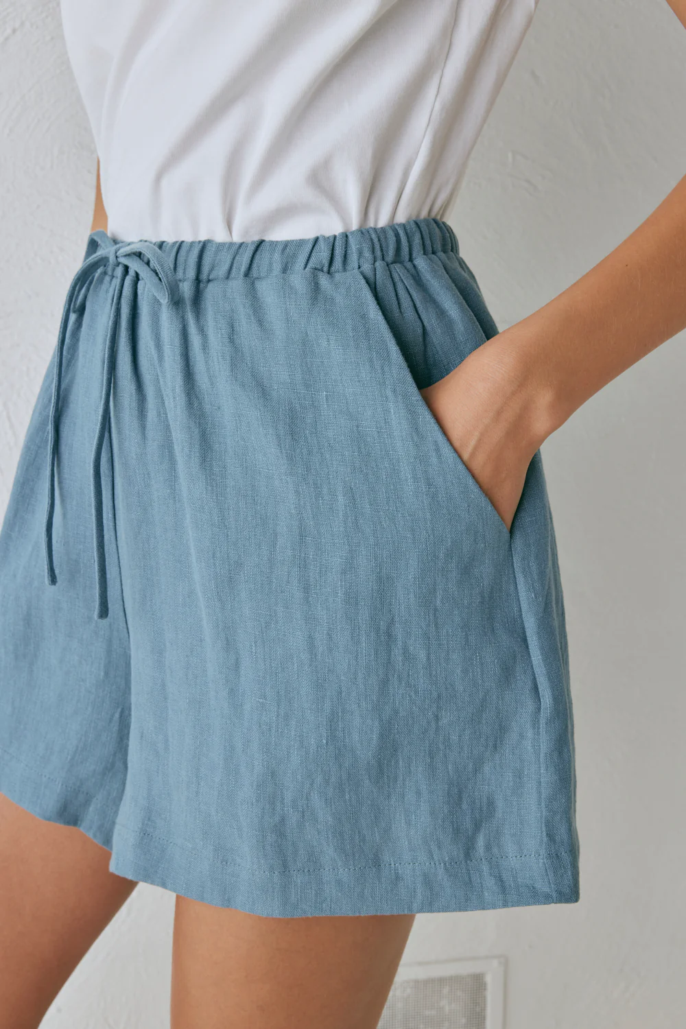 Annika Linen Shorts Lake - Image 2