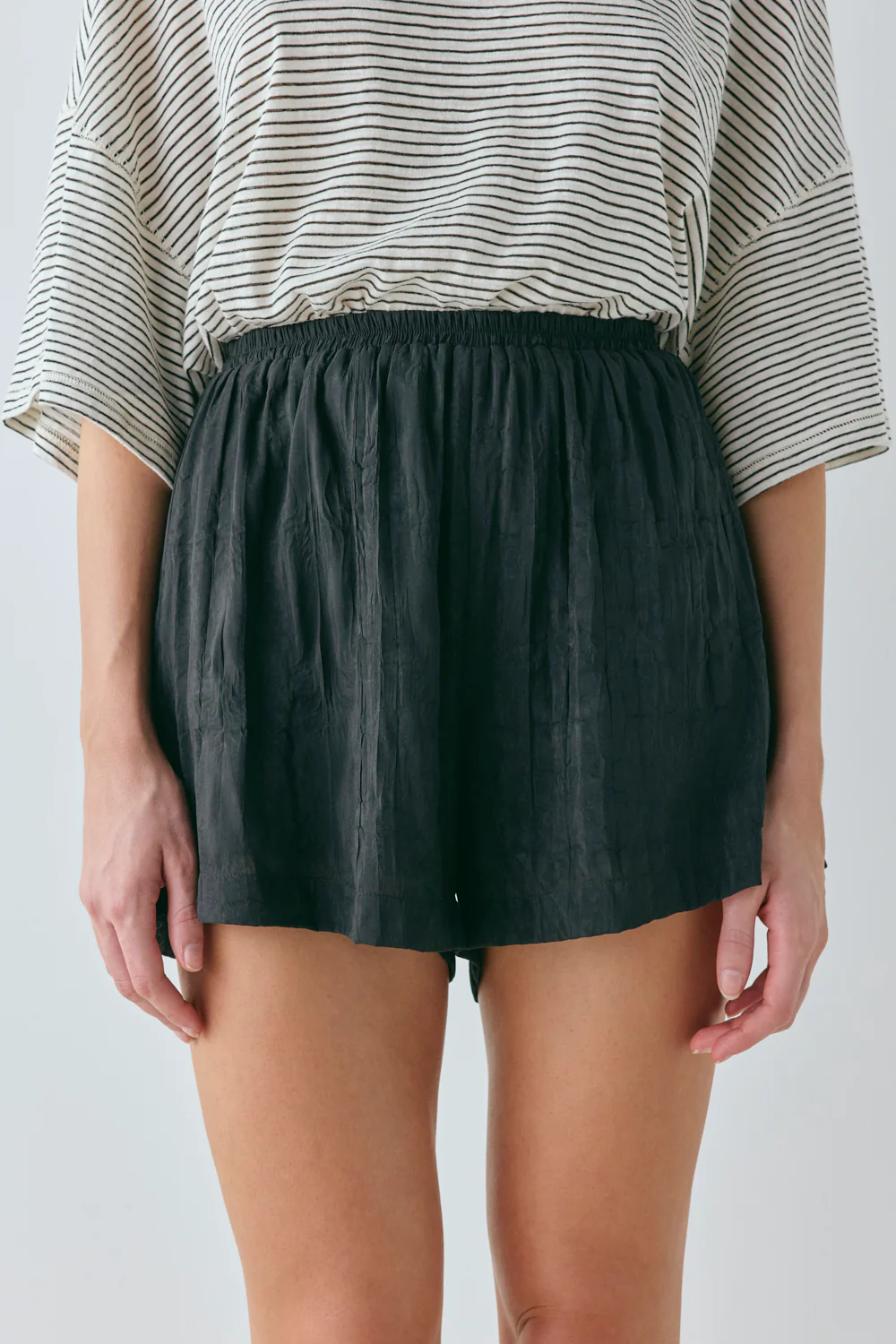 Annika Shorts Crinkle Black - Image 2
