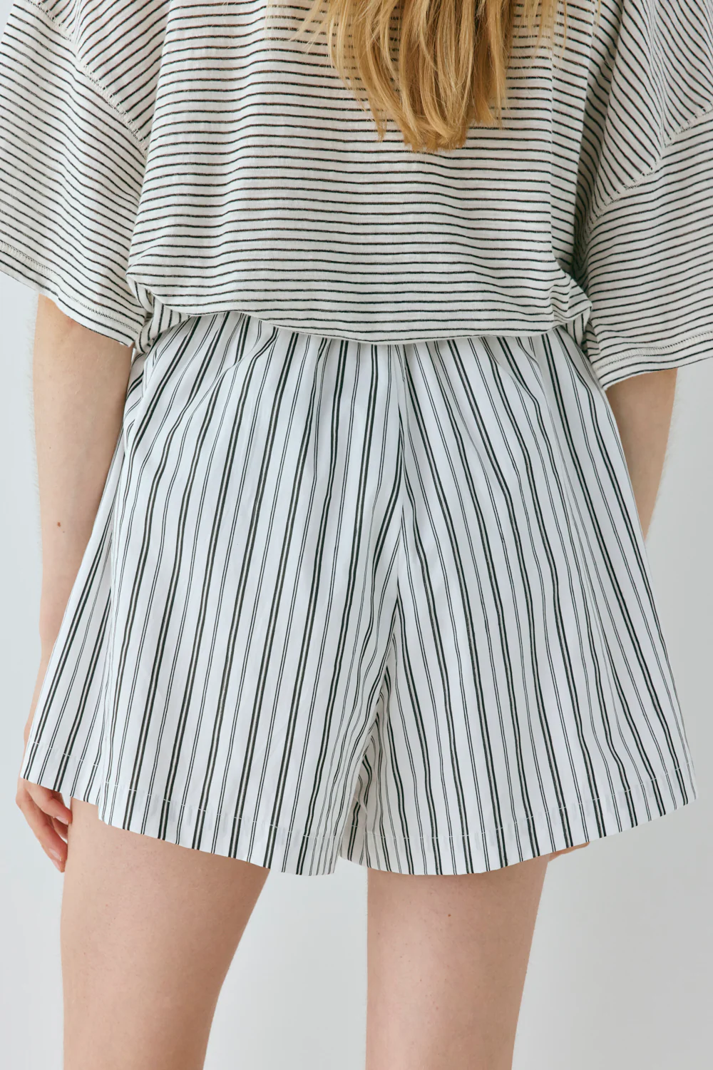 Annika Shorts Black Stripe - Image 5