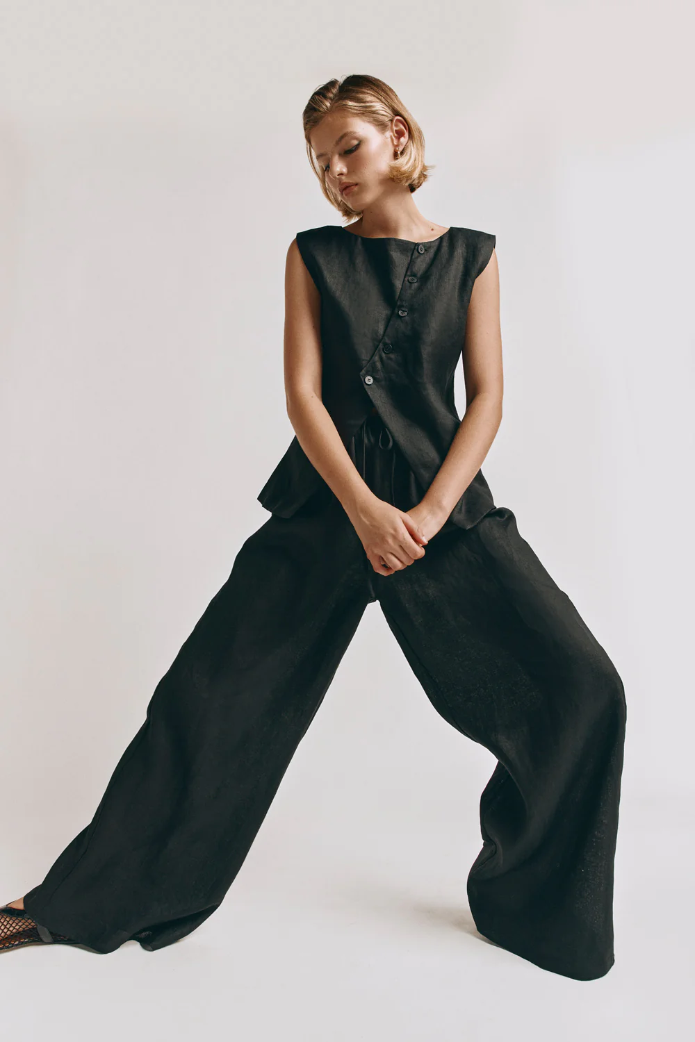 Aria Vest Black - Image 3