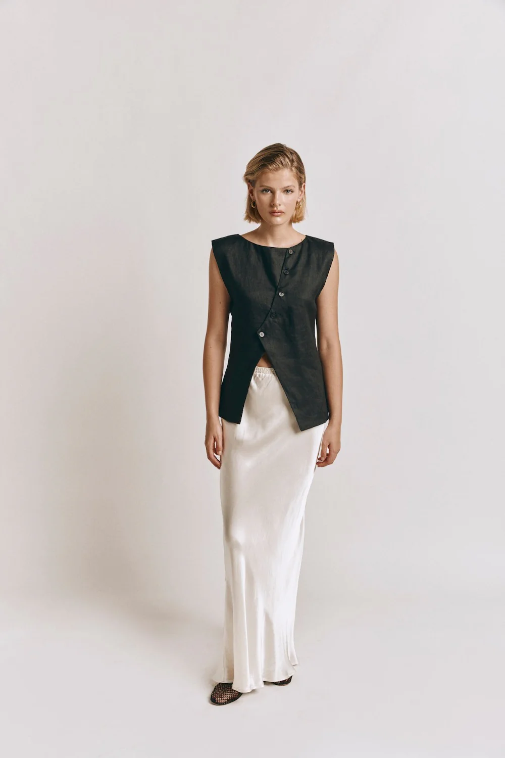 Aria Vest Black - Image 5