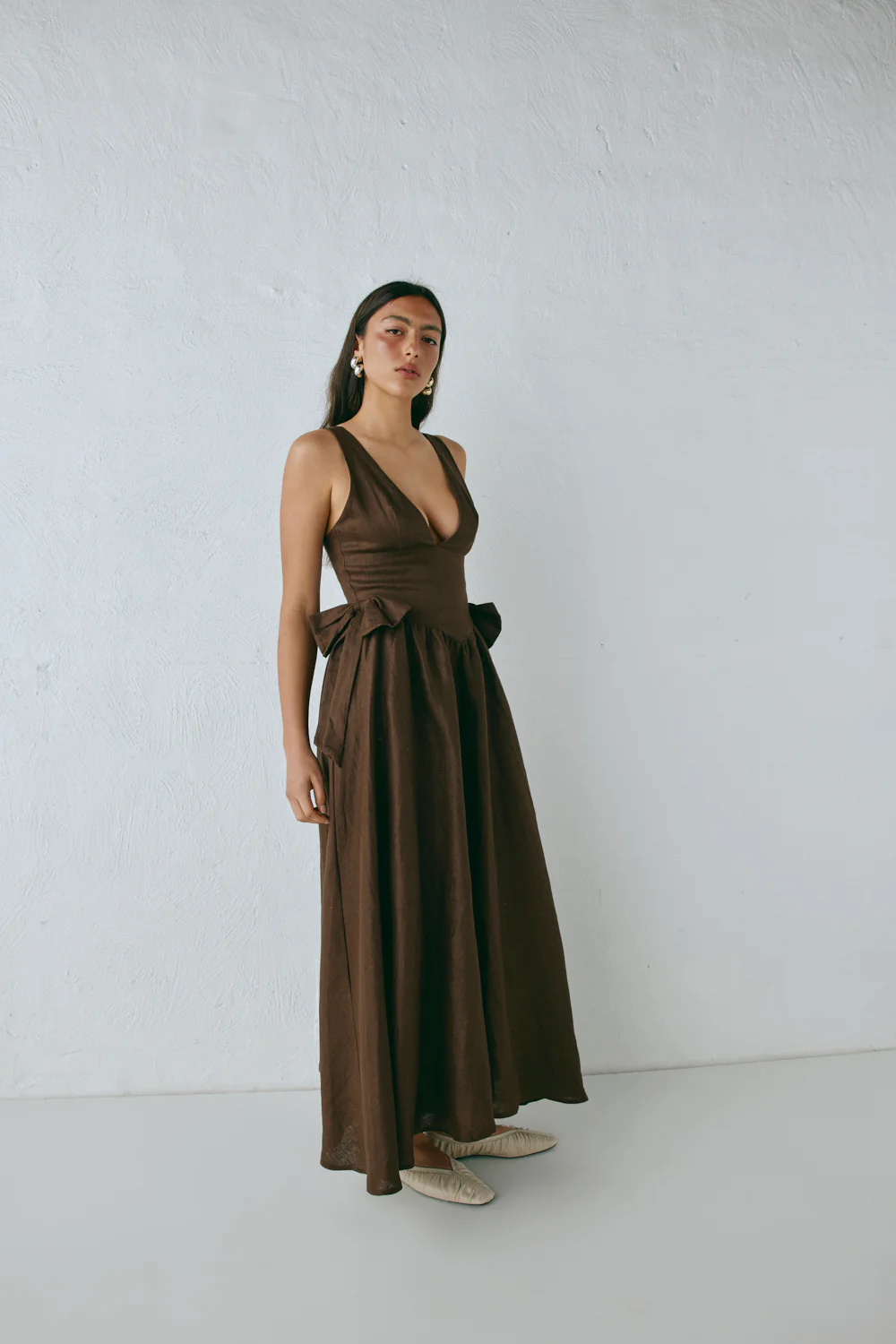 Daphne Linen Midi Dress Chocolate - Image 5