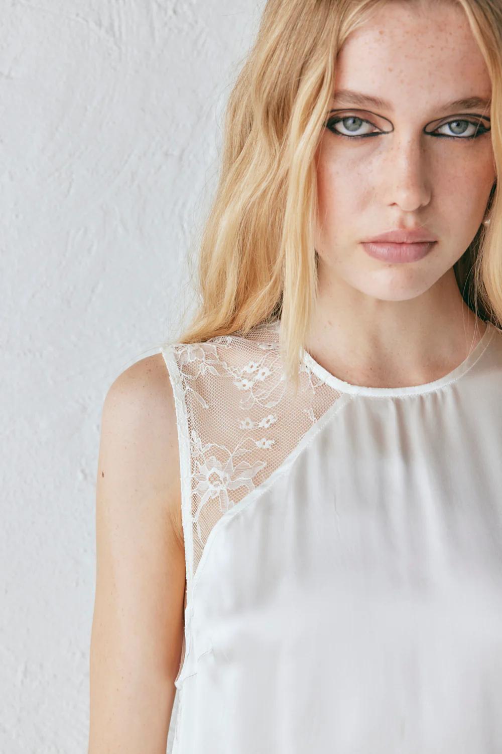 Dorit Lace Maxi Dress White - Image 5