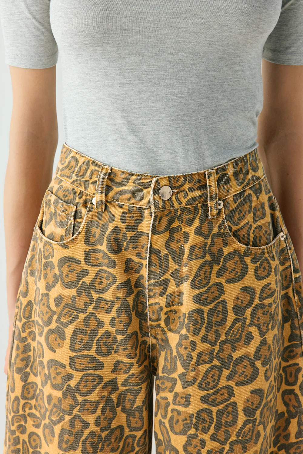 Dylan Mid Rise Barrel Denim Jeans Leopard - Image 4