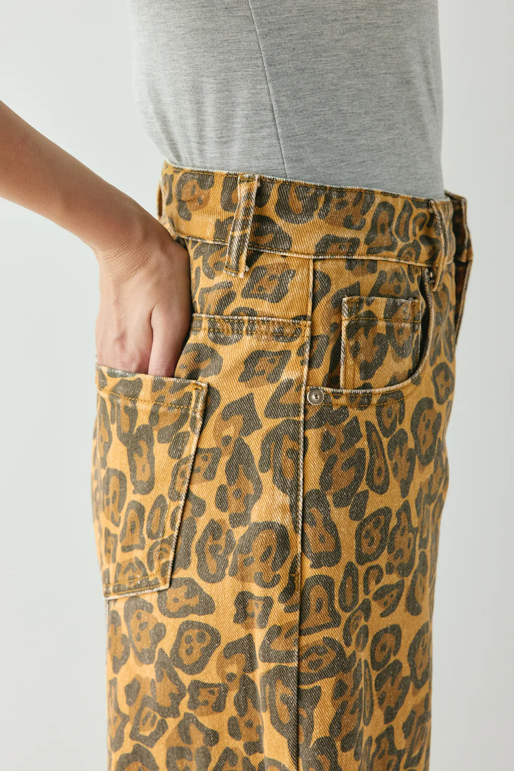 Dylan Mid Rise Barrel Denim Jeans Leopard - Image 5