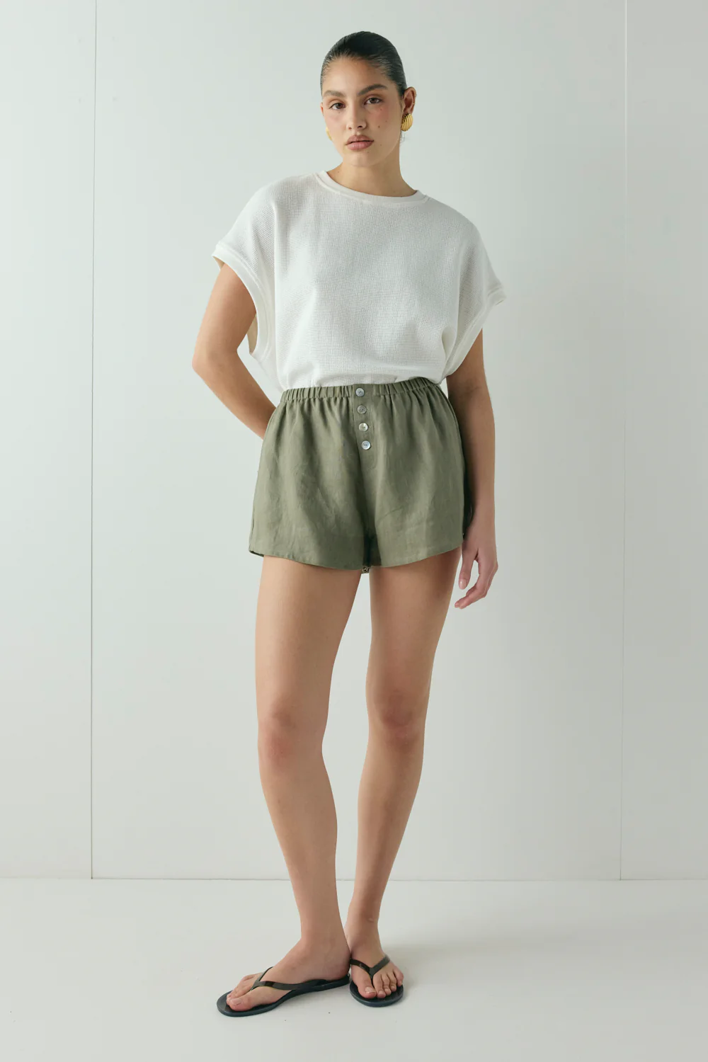 Eira Linen Shorts Khaki - Image 5