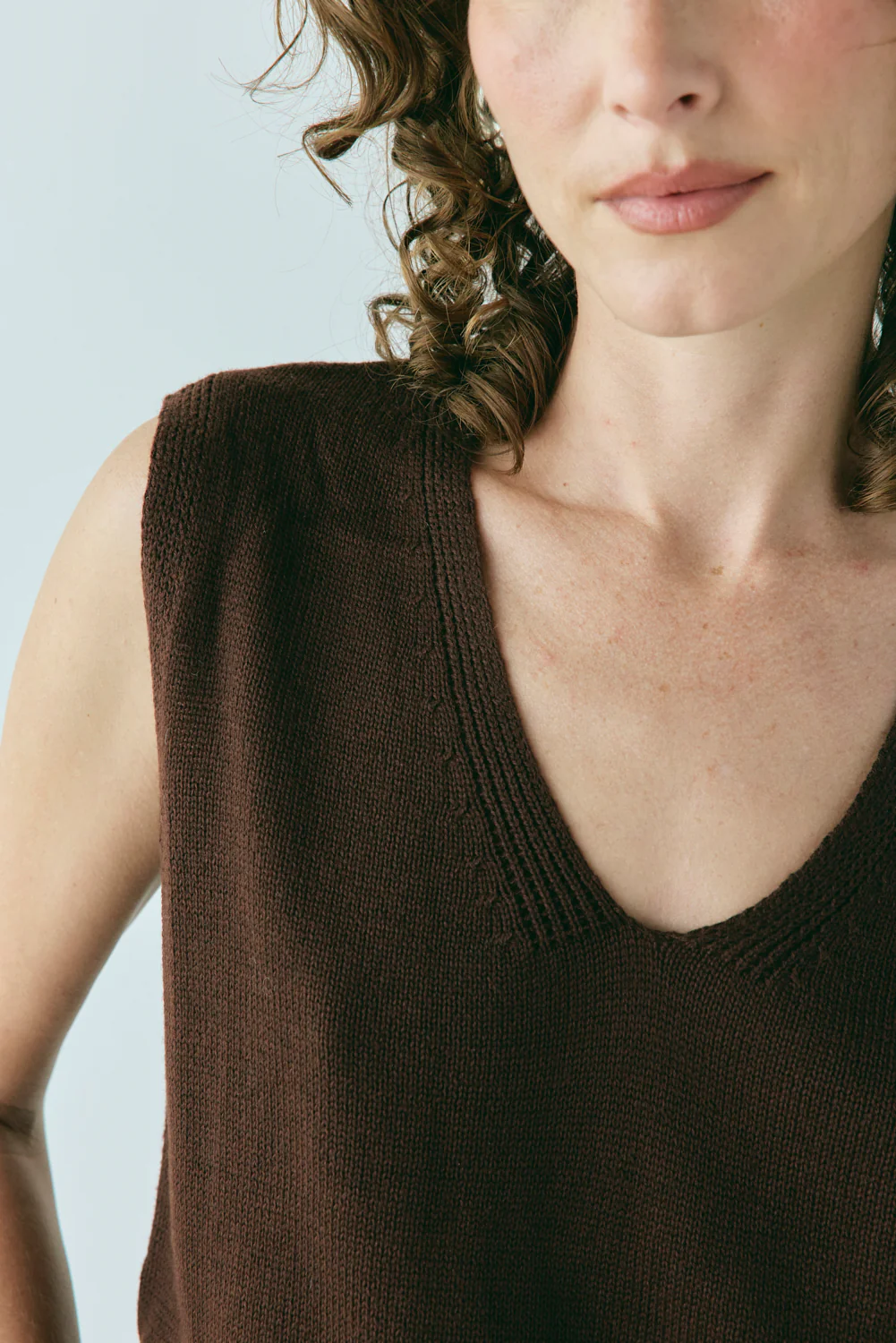 Hadley Knit Vest Chocolate - Image 3