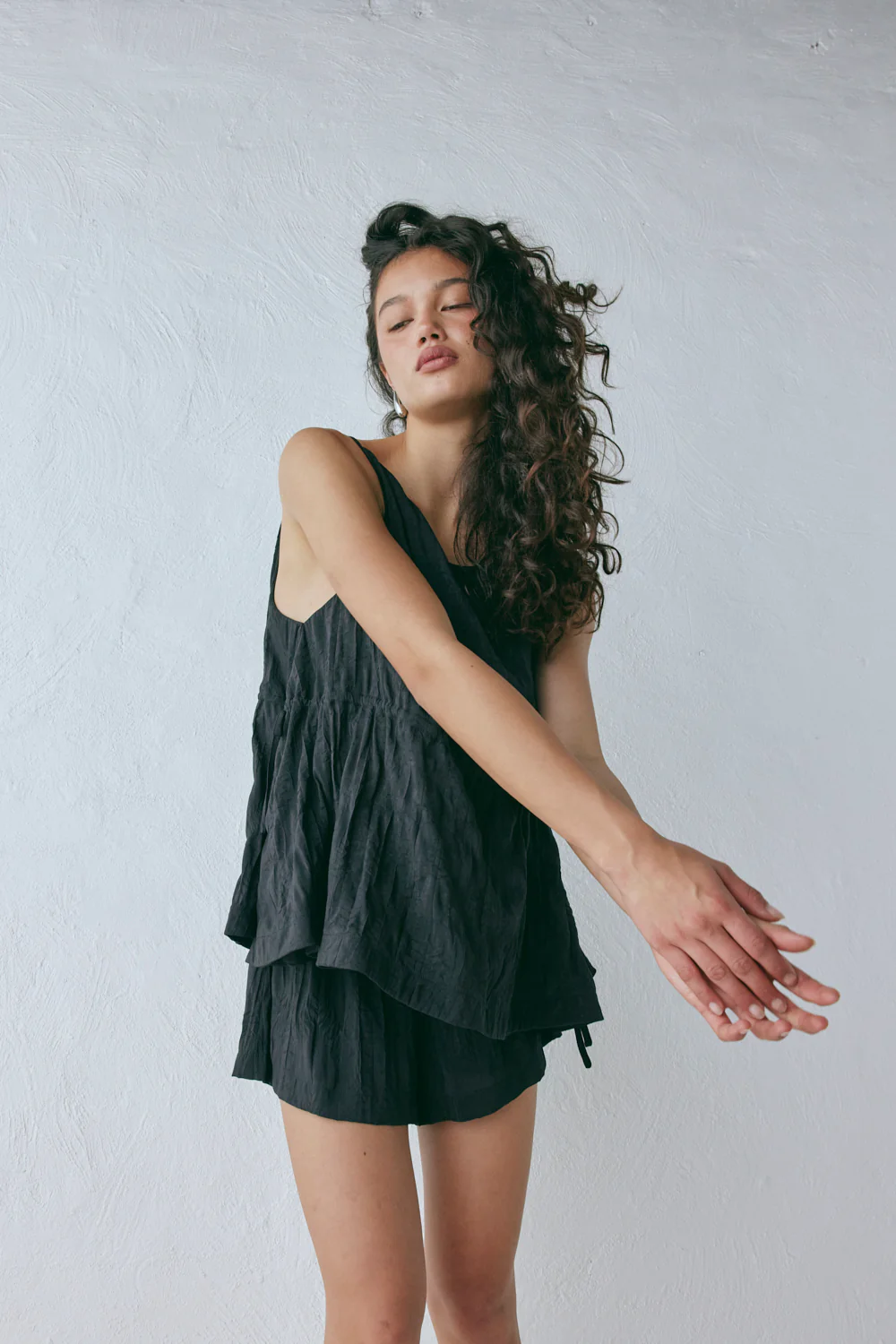 Indi Top Crinkle Black - Image 3