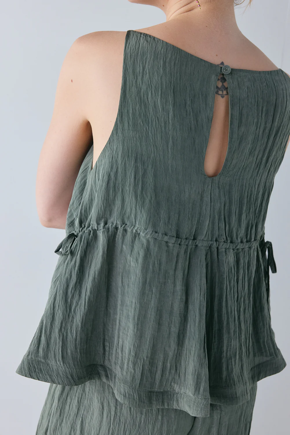 Indi Top Crinkle Khaki - Image 7