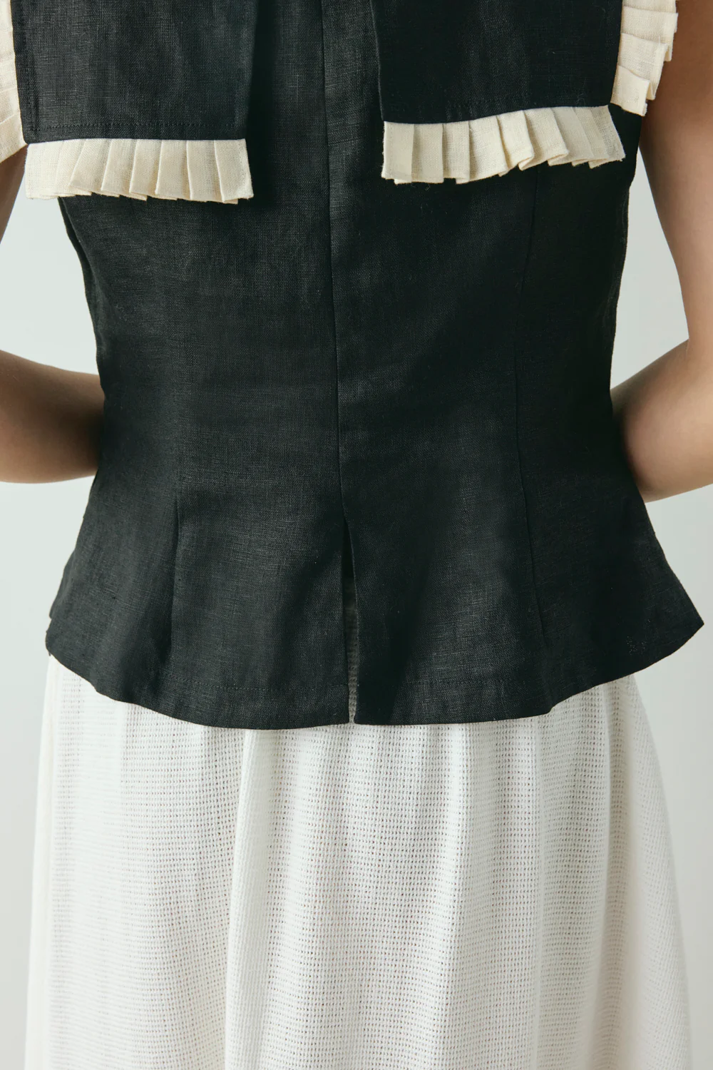 Indra Linen Top Black - Image 6