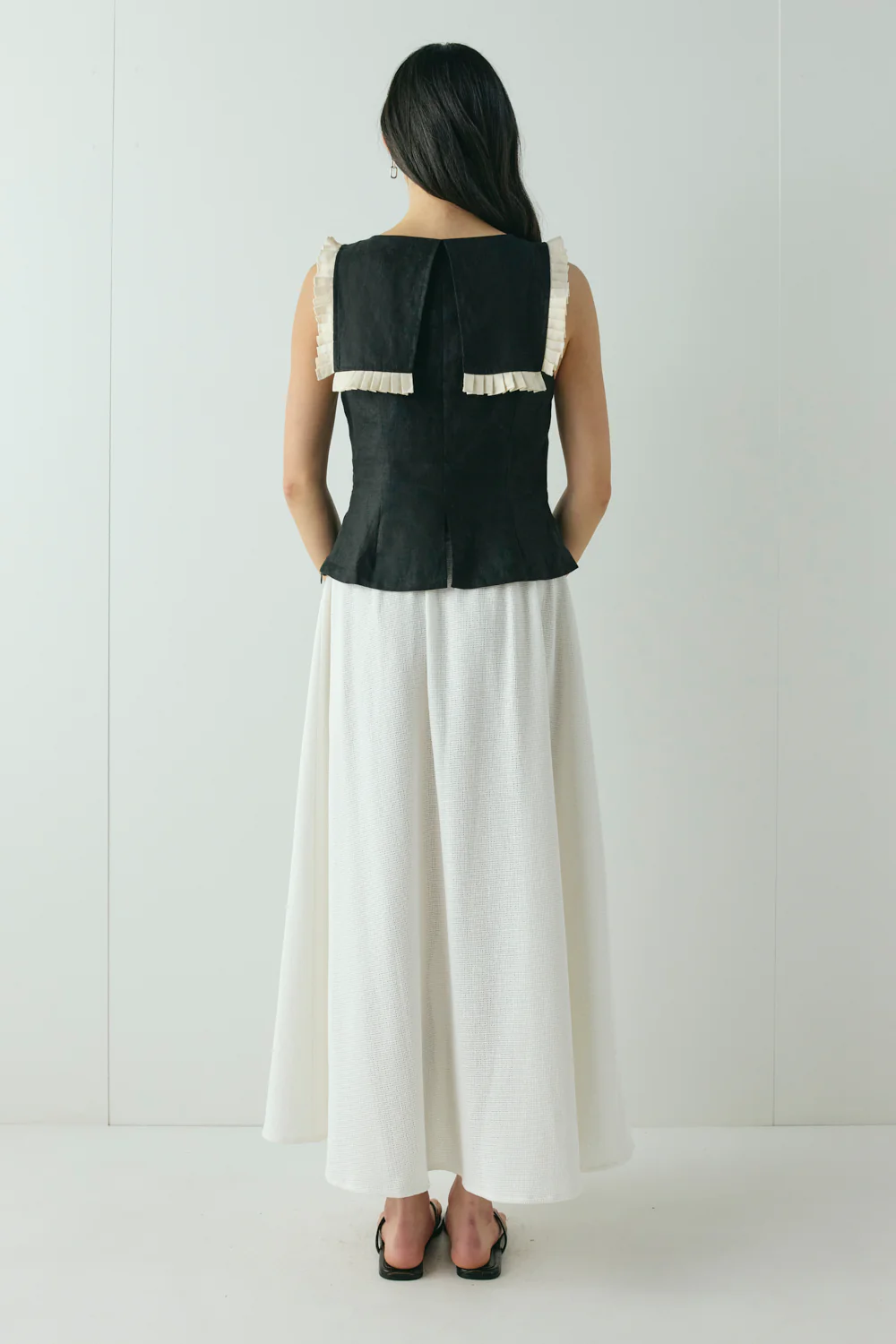 Indra Linen Top Black - Image 7