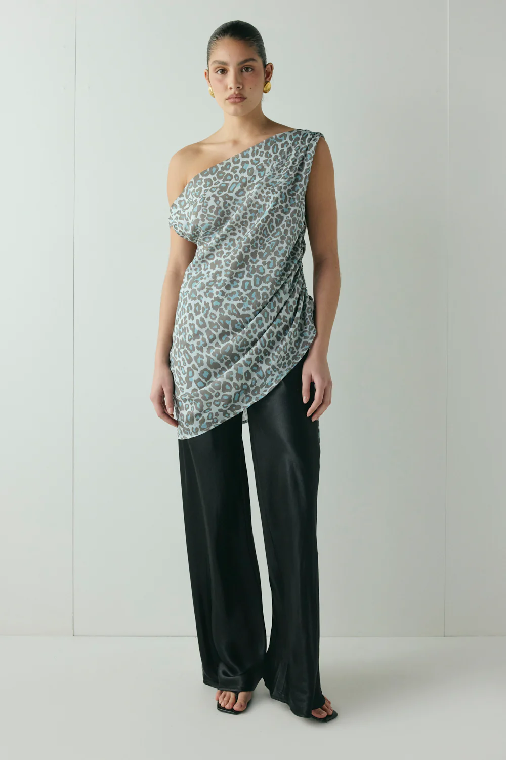 Lara Tunic Top Blue Leopard - Image 5
