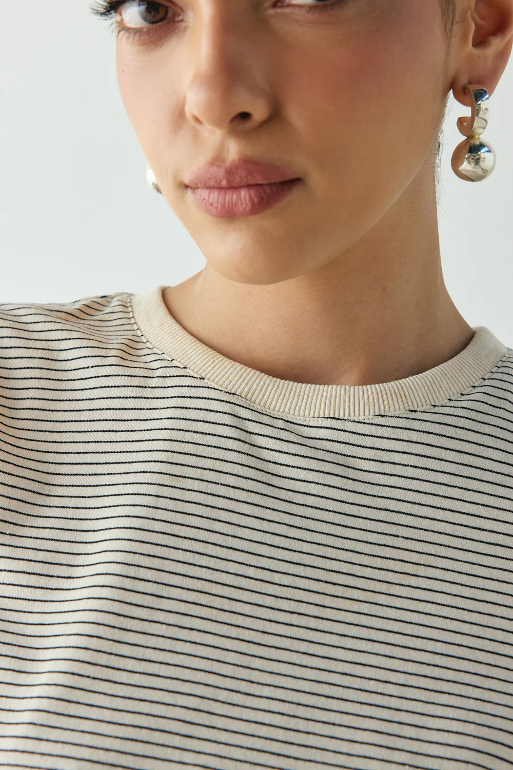 Lennox Tee Black Stripe - Image 2