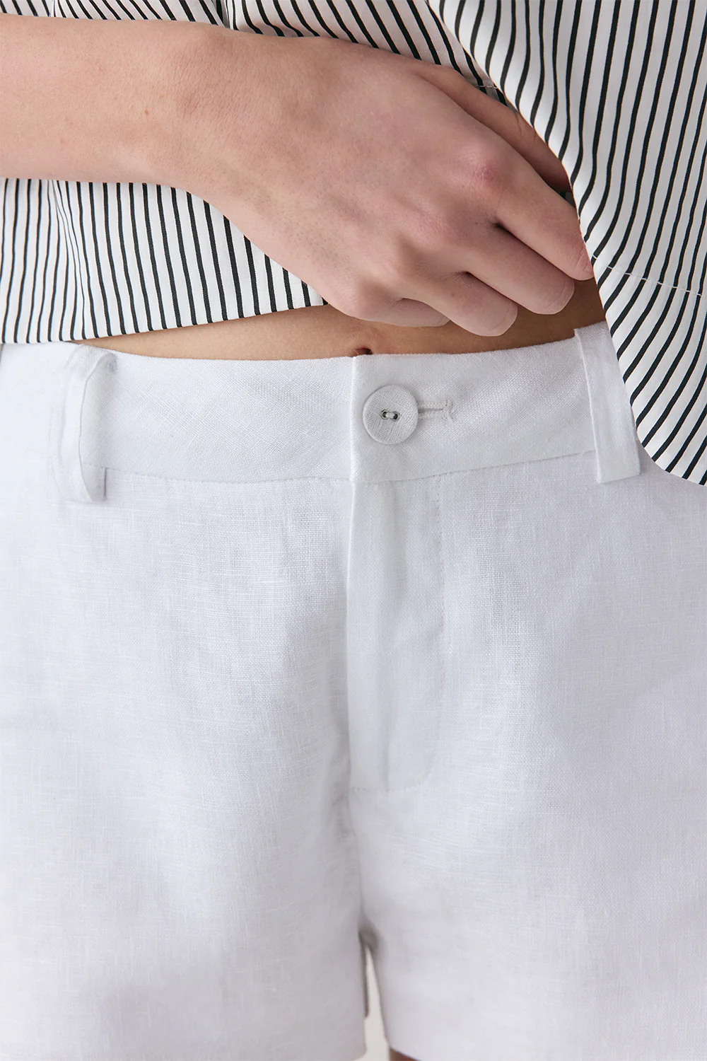 Levy Linen Shorts White - Image 5