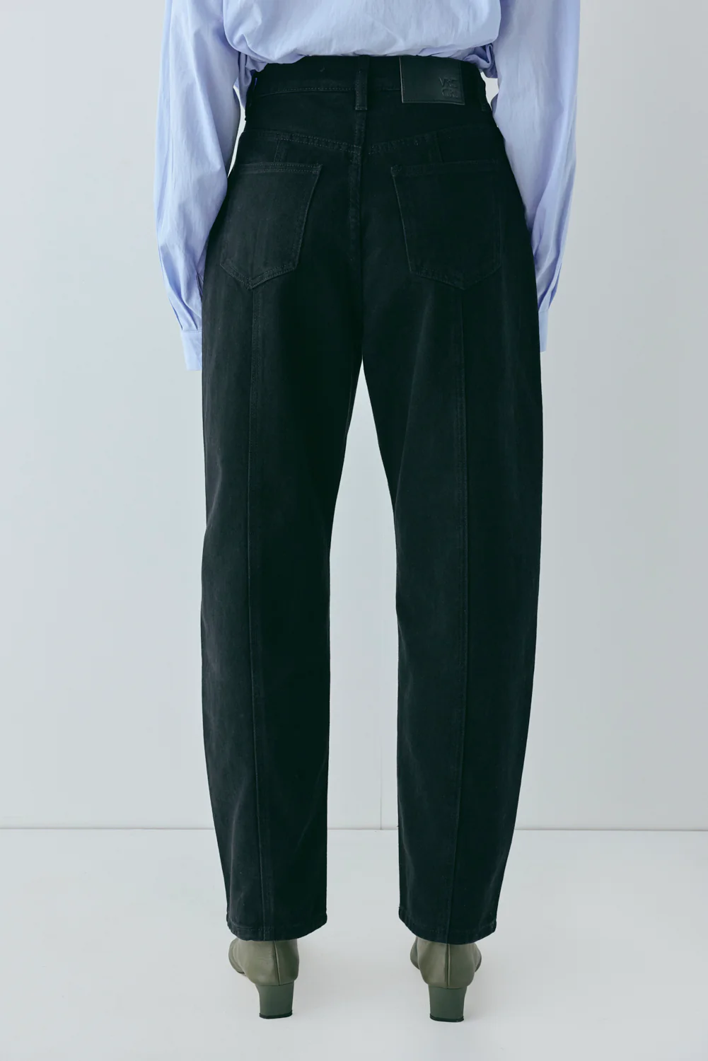 Lex Mid Rise Barrel Denim Jeans Black - Image 4