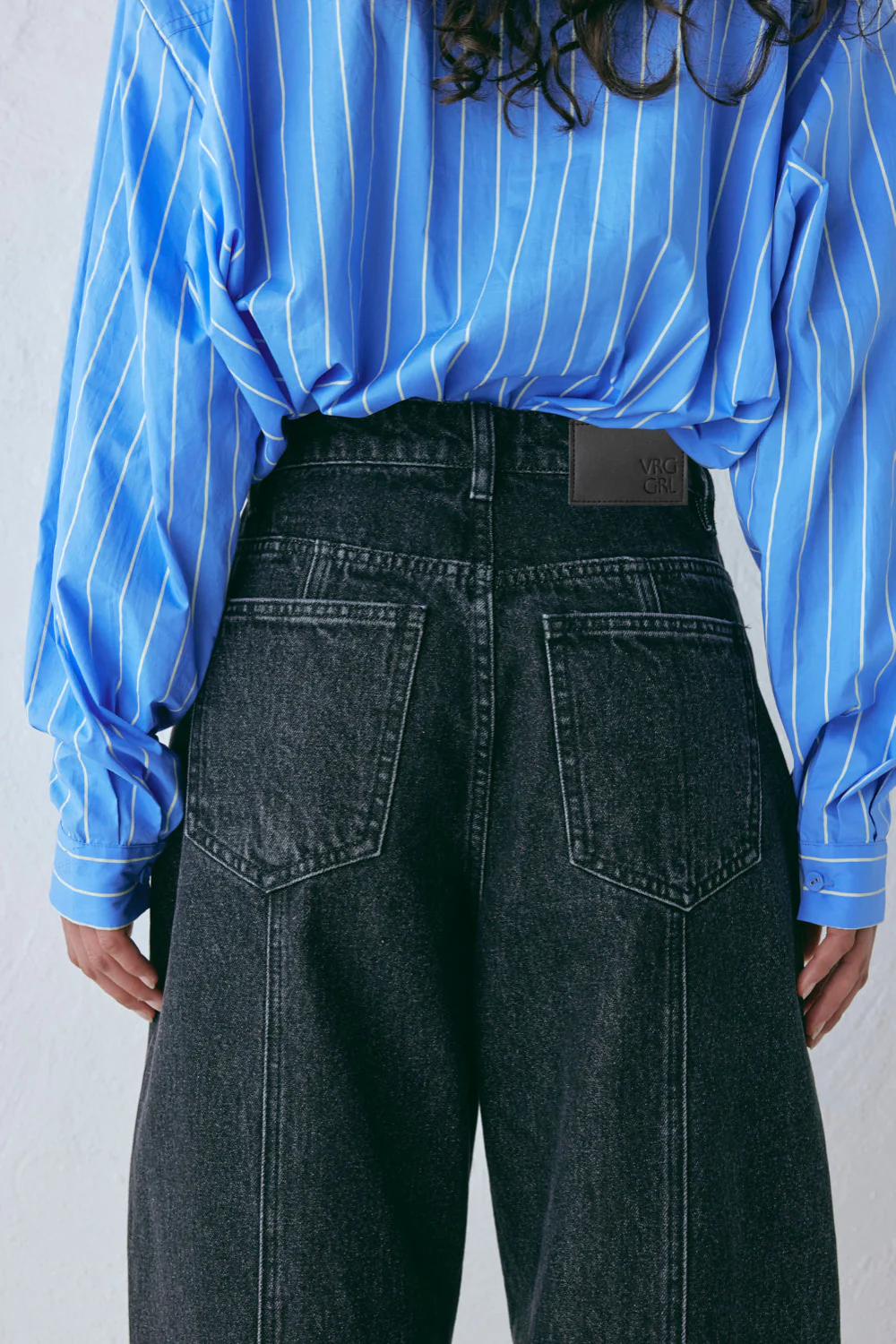 Lex Mid Rise Barrel Denim Jeans Washed Black - Image 7