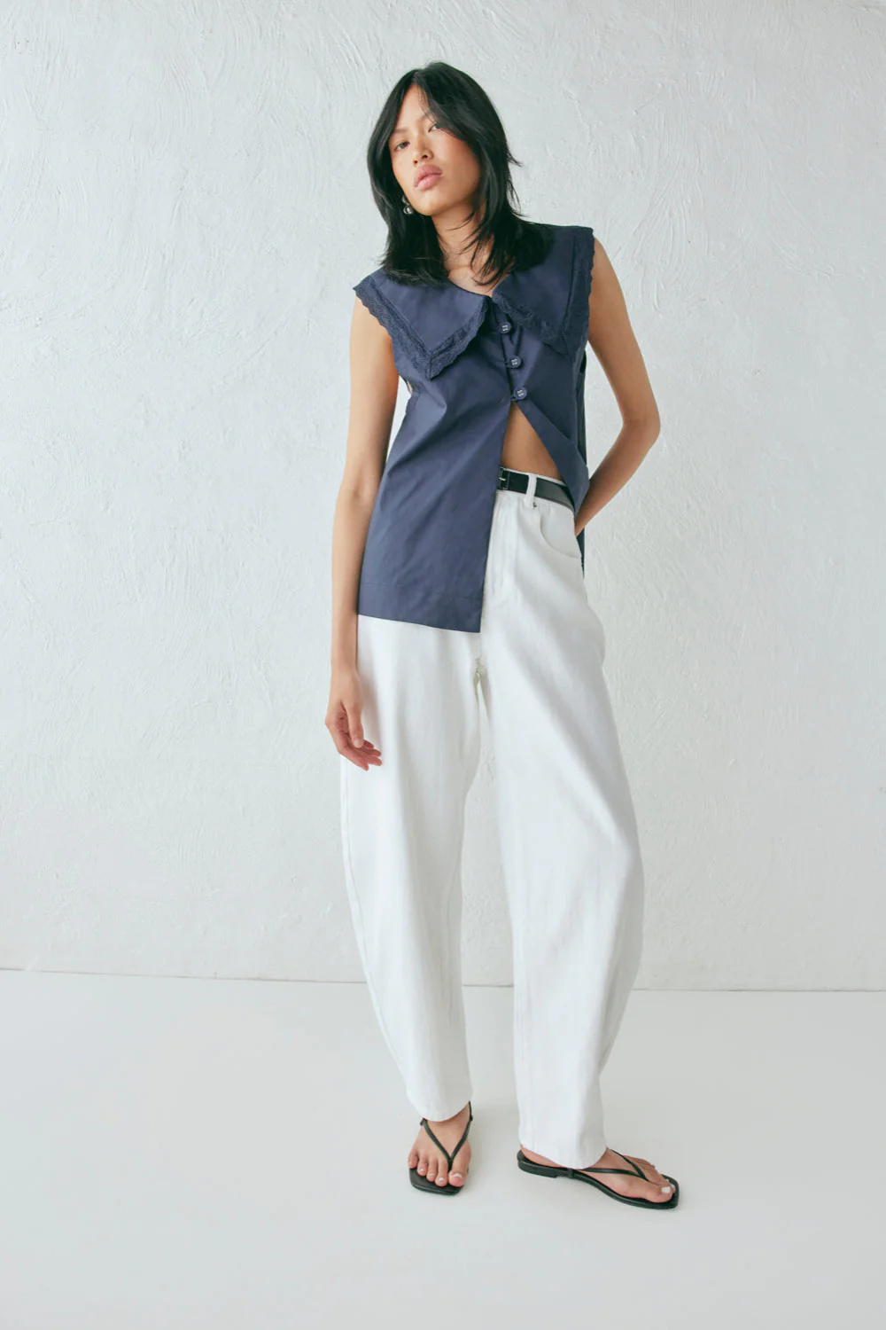 Lex Mid Rise Barrel Denim Jeans White - Image 4