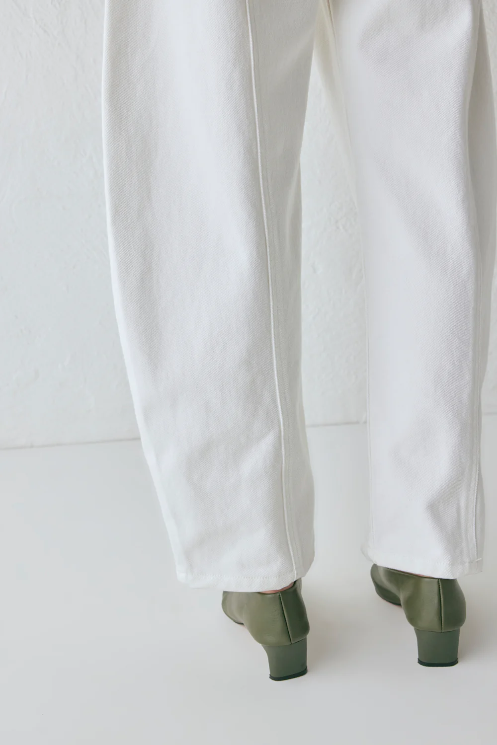 Lex Mid Rise Barrel Denim Jeans White - Image 7