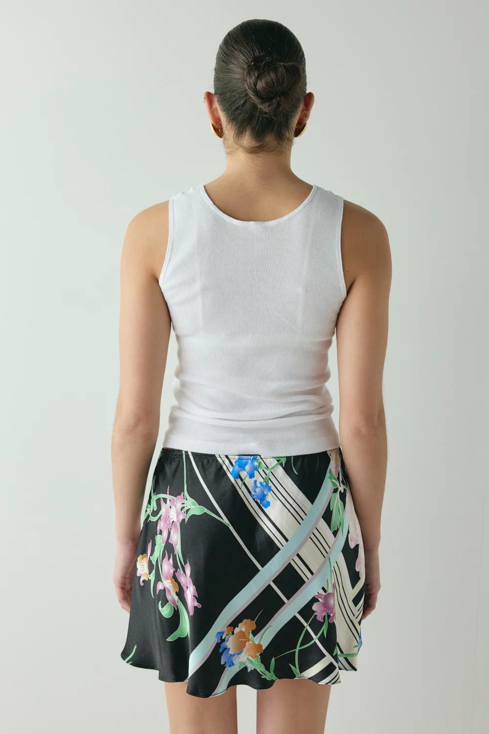 Lola Satin Mini Skirt Zari - Image 6