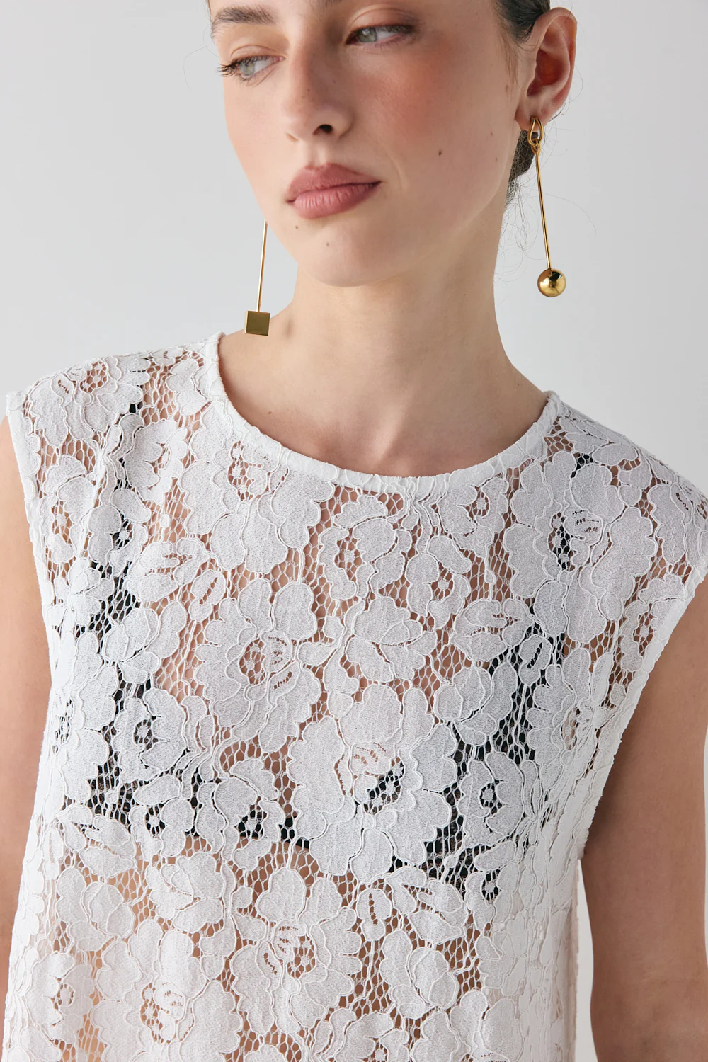 Maya Lace Midi Dress White - Image 3