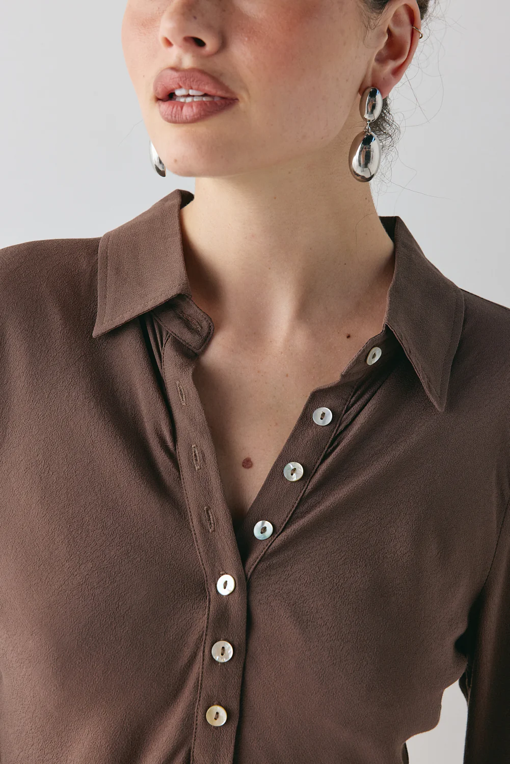 Mila Bias Shirt Chocolate - Image 5