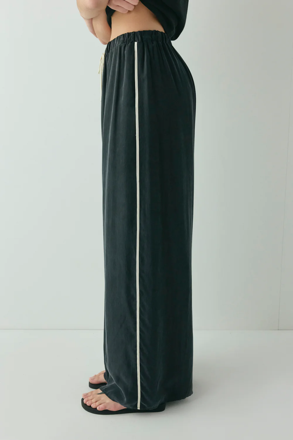 Moonscapes Pants Black - Image 3