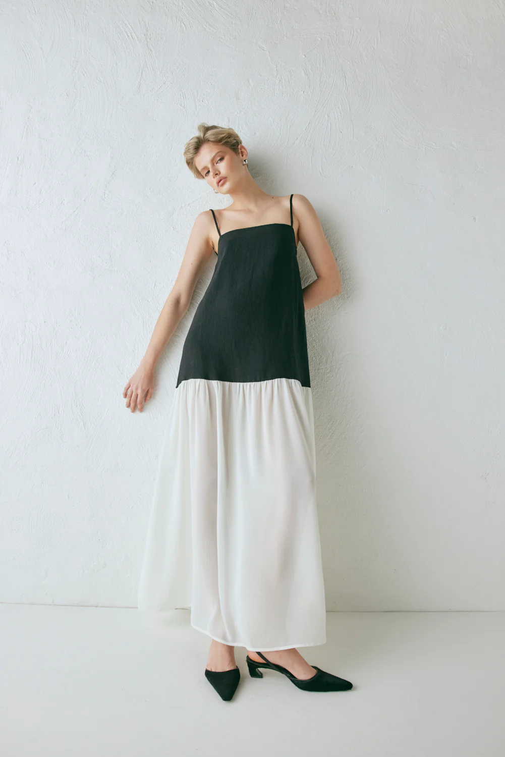 Nora Maxi Dress Noir - Image 4