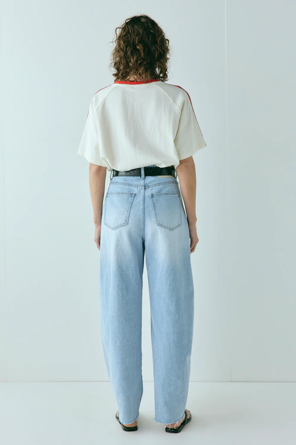 Nyra High Rise Barrel Denim Jeans Light Blue - Image 8