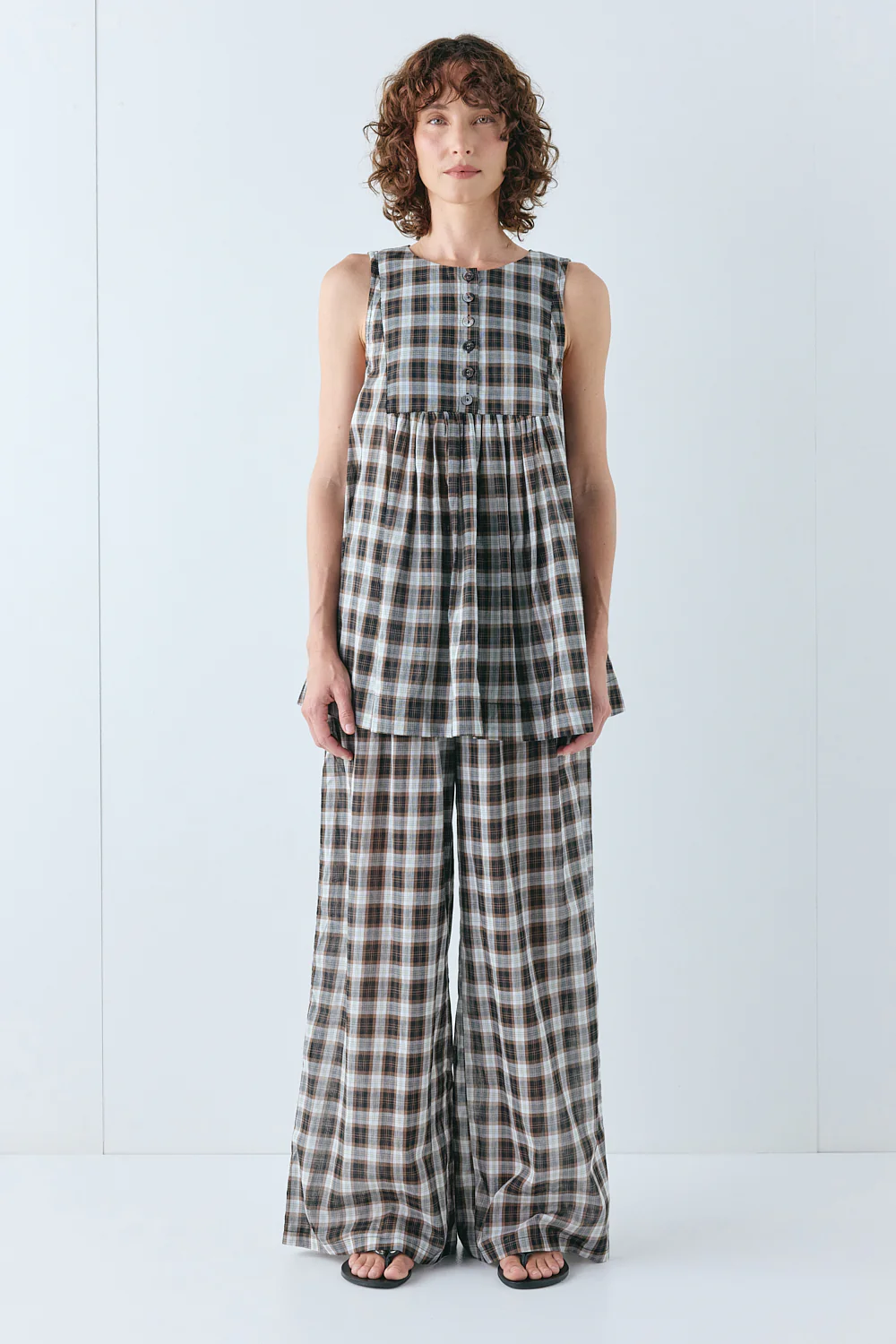 Raya Pants Check - Image 2