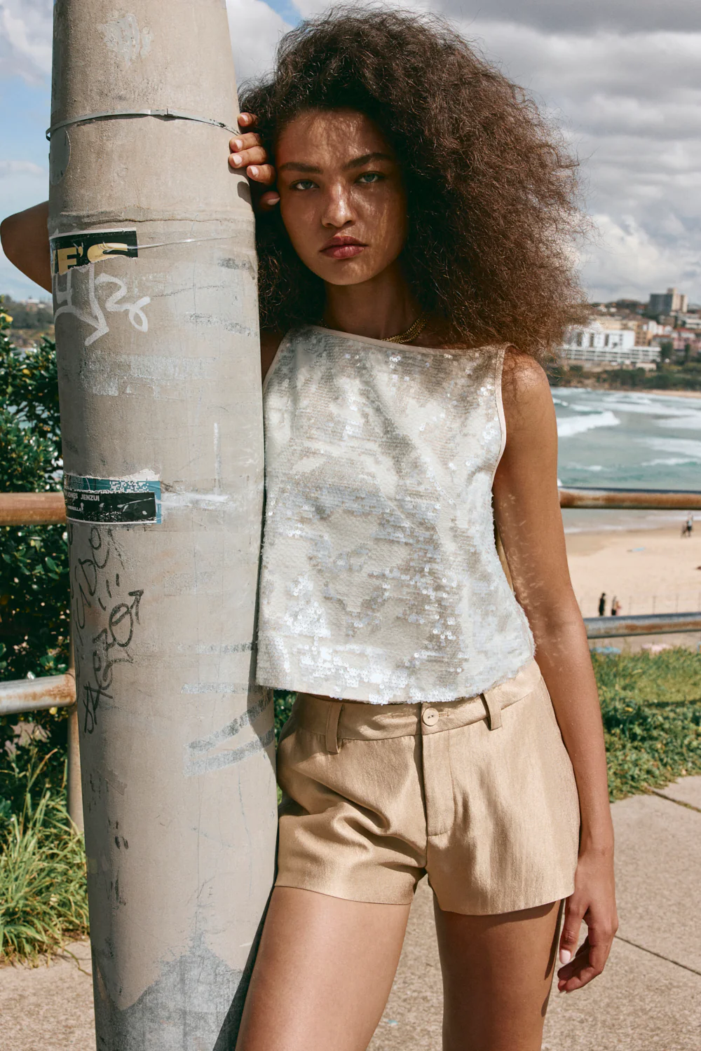 Salome Shorts Gold - Image 3