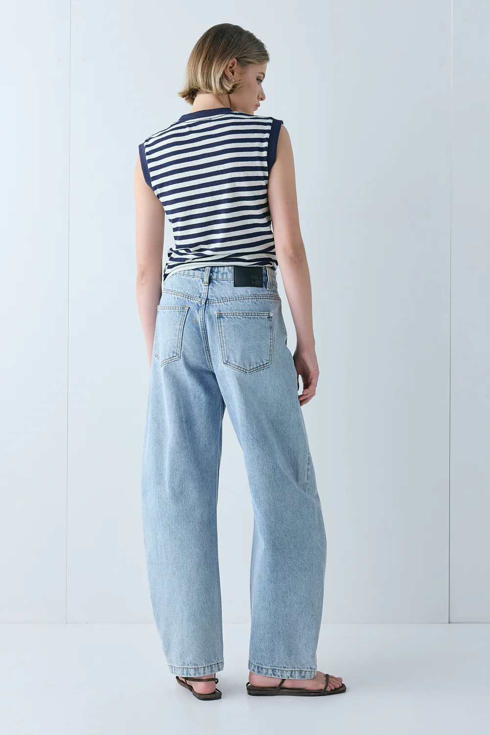 Sami Mid Rise Barrel Denim Jeans Washed Blue - Image 6