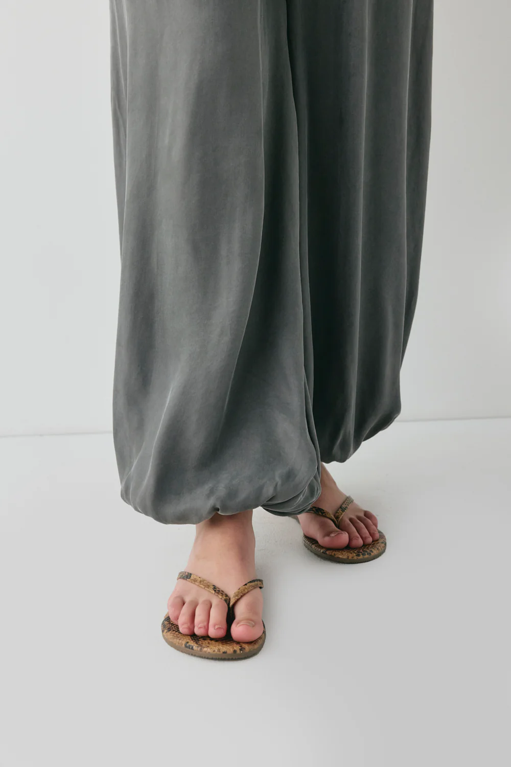 Tara Pants Slate - Image 9
