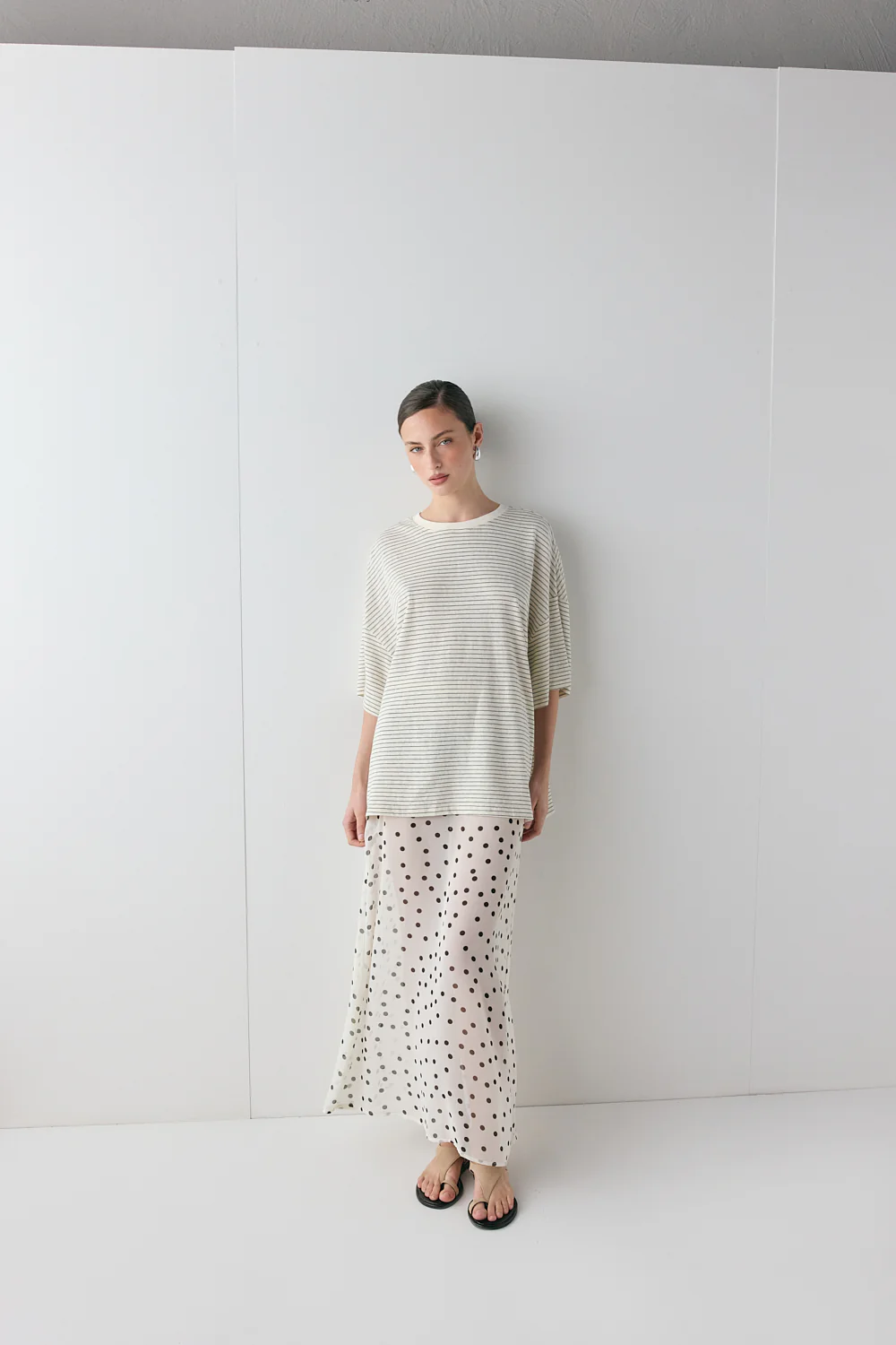 Willow Tee Grey Stripe - Image 3