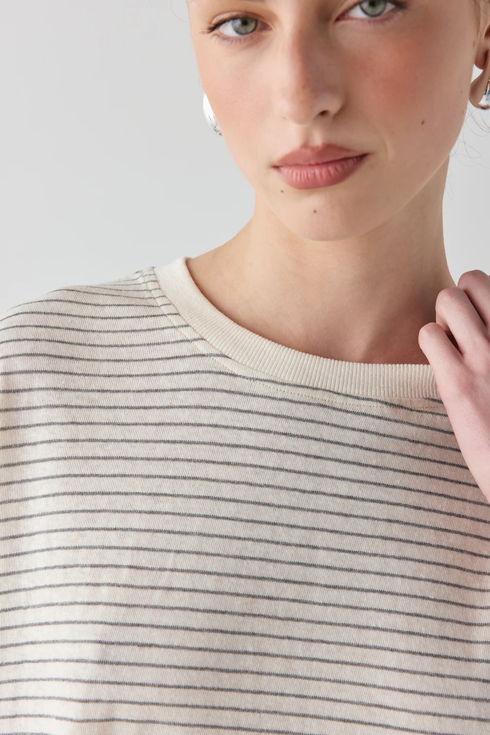 Willow Tee Grey Stripe - Image 5