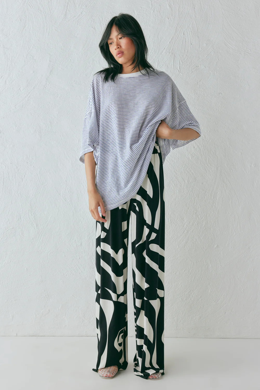 Willow Tee Navy Stripe - Image 6