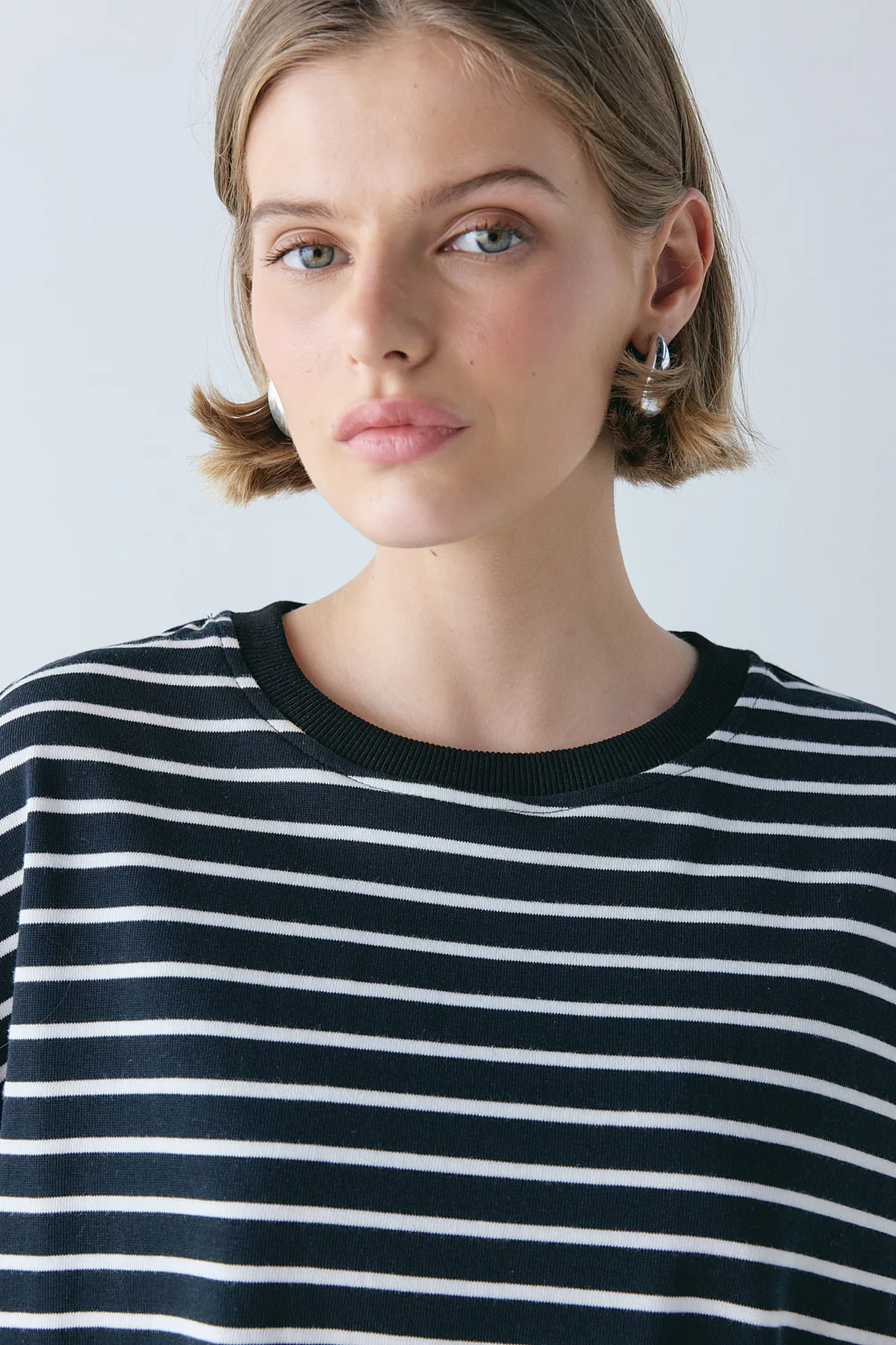 Willow Tee White Stripe - Image 5
