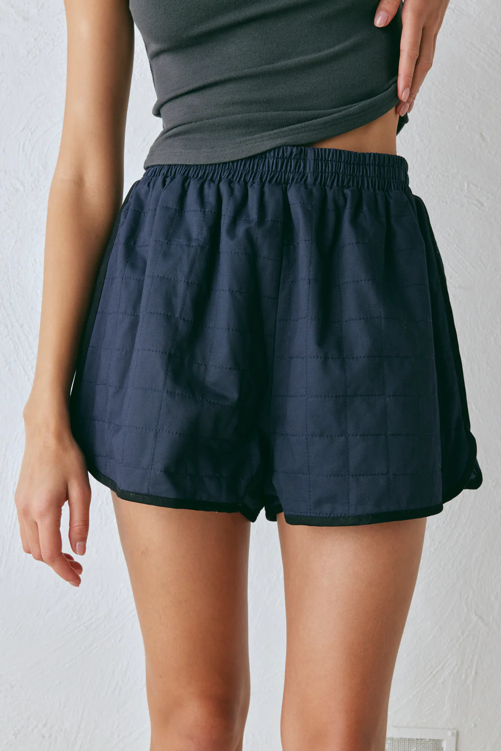 Yvette Shorts Navy - Image 2