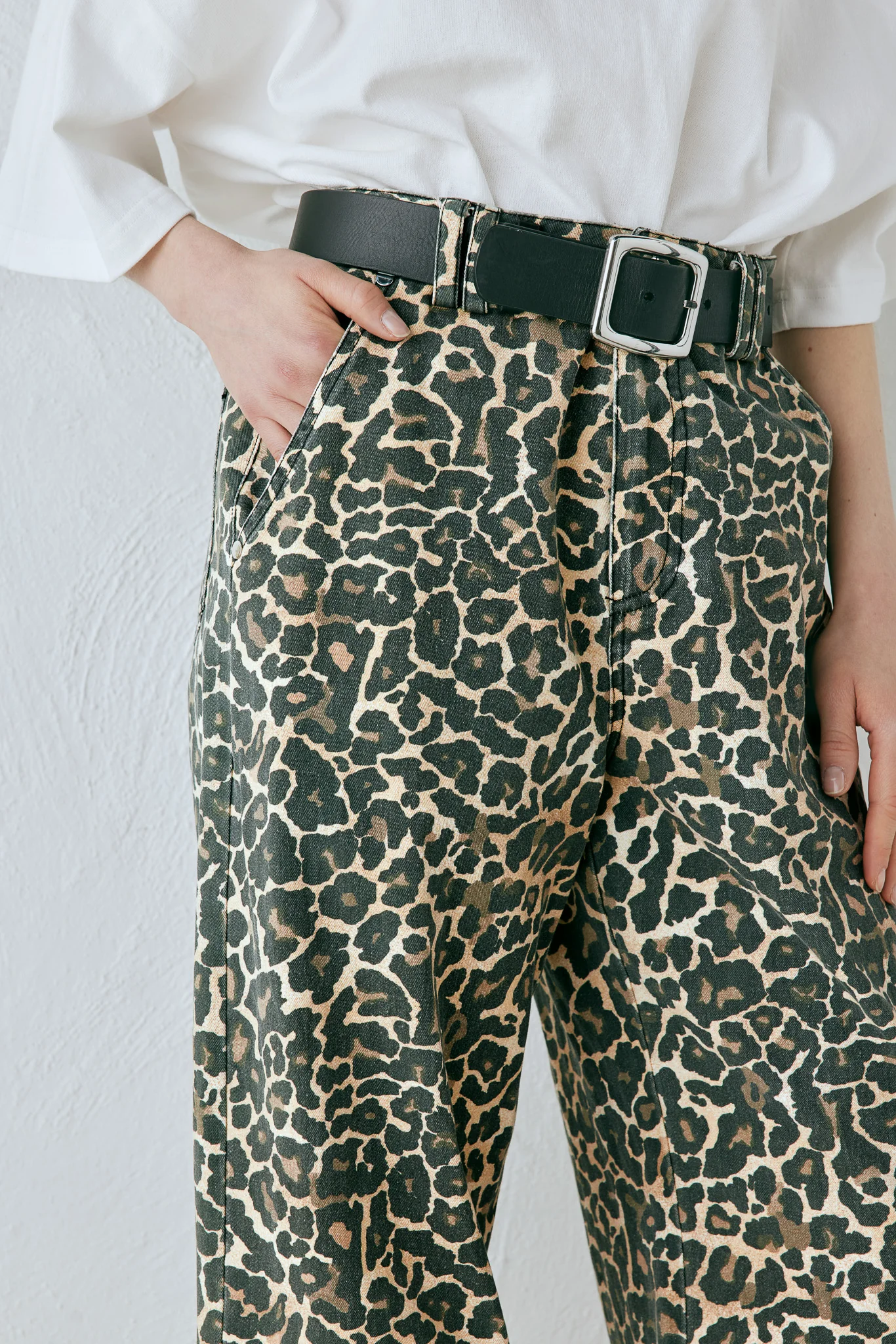 Zia High Rise Denim Jeans Leopard - Image 5